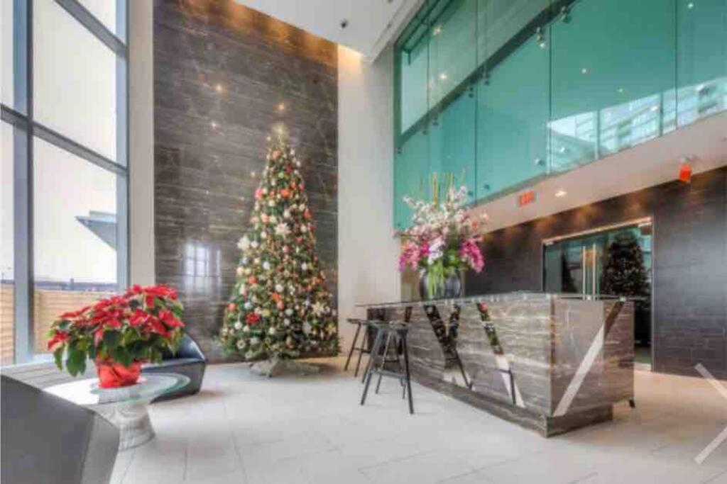 Stunning Condo Wit Amazing View 5Mins From Cntower Toronto Eksteriør billede