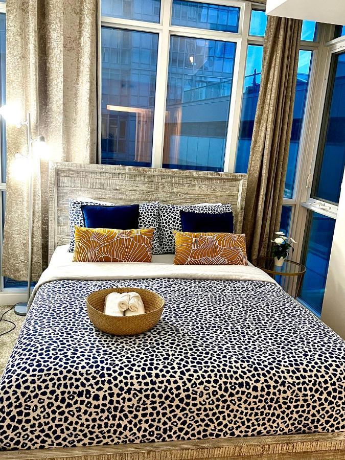 Stunning Condo Wit Amazing View 5Mins From Cntower Toronto Eksteriør billede